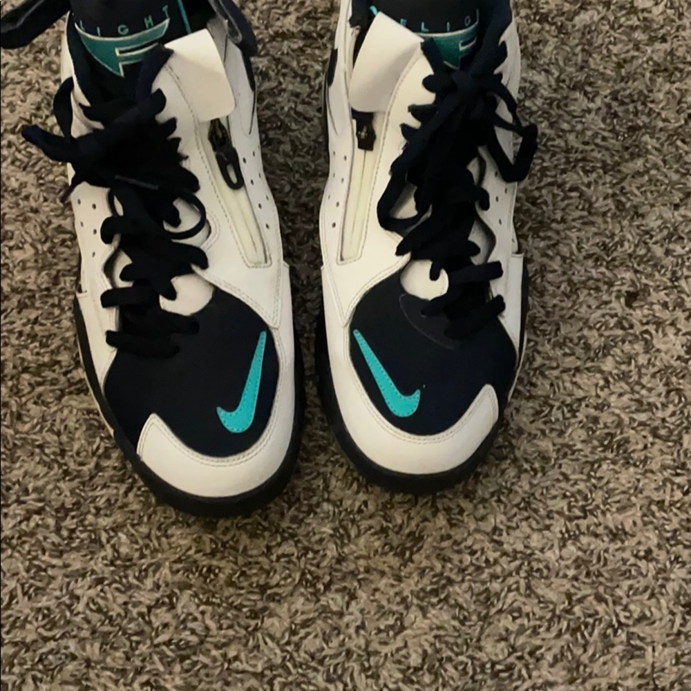 Nike air flights size 9 1/2 make offers